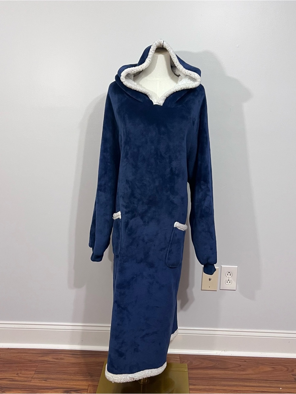 Robe. Blanket with Sleeves. Introverts Dress